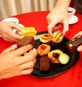 helen-neale-kiddycharts-printable-reward-charts-new-year-resolutions-let-them-eat-cake New Year resolutions; Doesn't the cake whisper to you too?