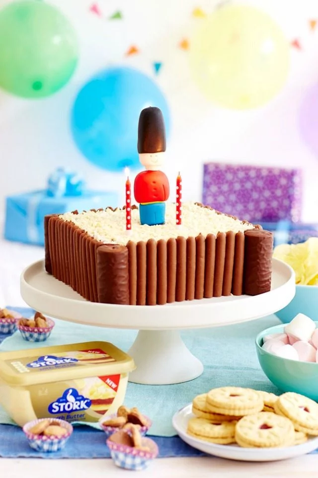 If you are looking for a great, and easy, birthday cake for the kids. Then look no further than this amazing Soldier Cake...just perfect for those wonderful birthdays with your children.