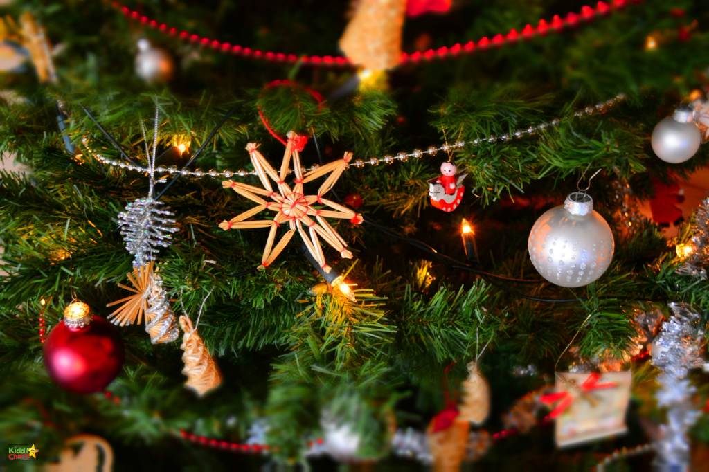 simple eco christmas - Christmas tree and lights.