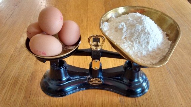 To make a perfect cake with just the right quantities of ingredients, weight your eggs!