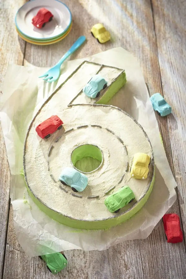 Whatever your child's birthday number is - this is a great way to get that special cake for their birthday, but so easy even I can make it!