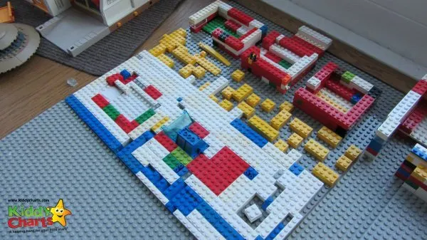Cuthberts Toys: Lego Beach
