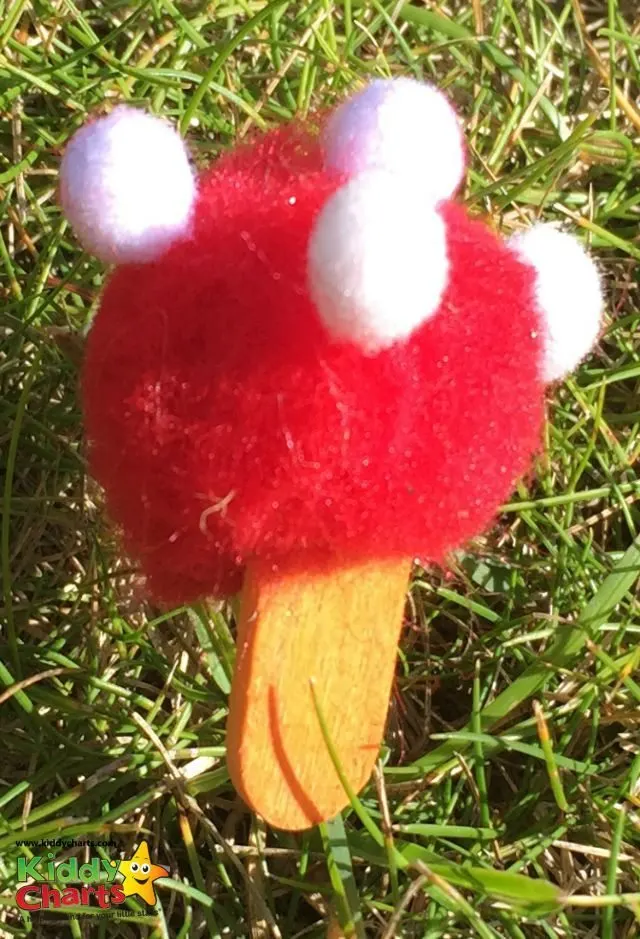 Fairy garden's aren't complete without the obligatory fairy mushrrom - we hope you like our Pom-Pom mushroom for the fairies to sit on!