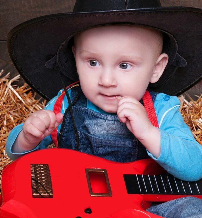 Role PLay: Baby with Guitar