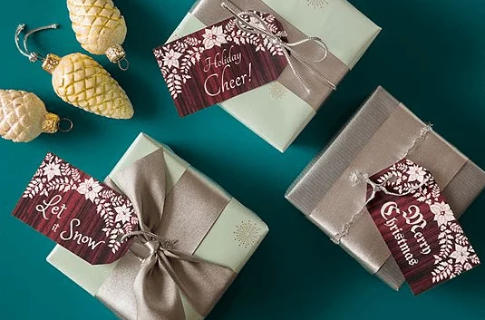How to create great sticky labels for your Christmas presents with Avery